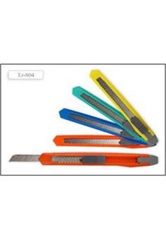 Нож канцелярский: цветной пластиковый держатель, ручной фиксатор длины лезвия. цвета в ассортименте /9 мм/