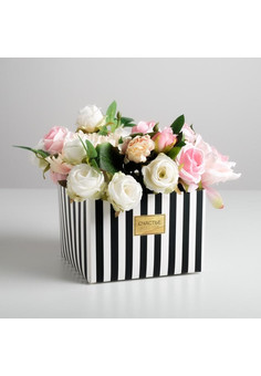 Коробка для цветов с PVC крышкой «Счастье ждет тебя», 12 × 12 × 12 см 3639700